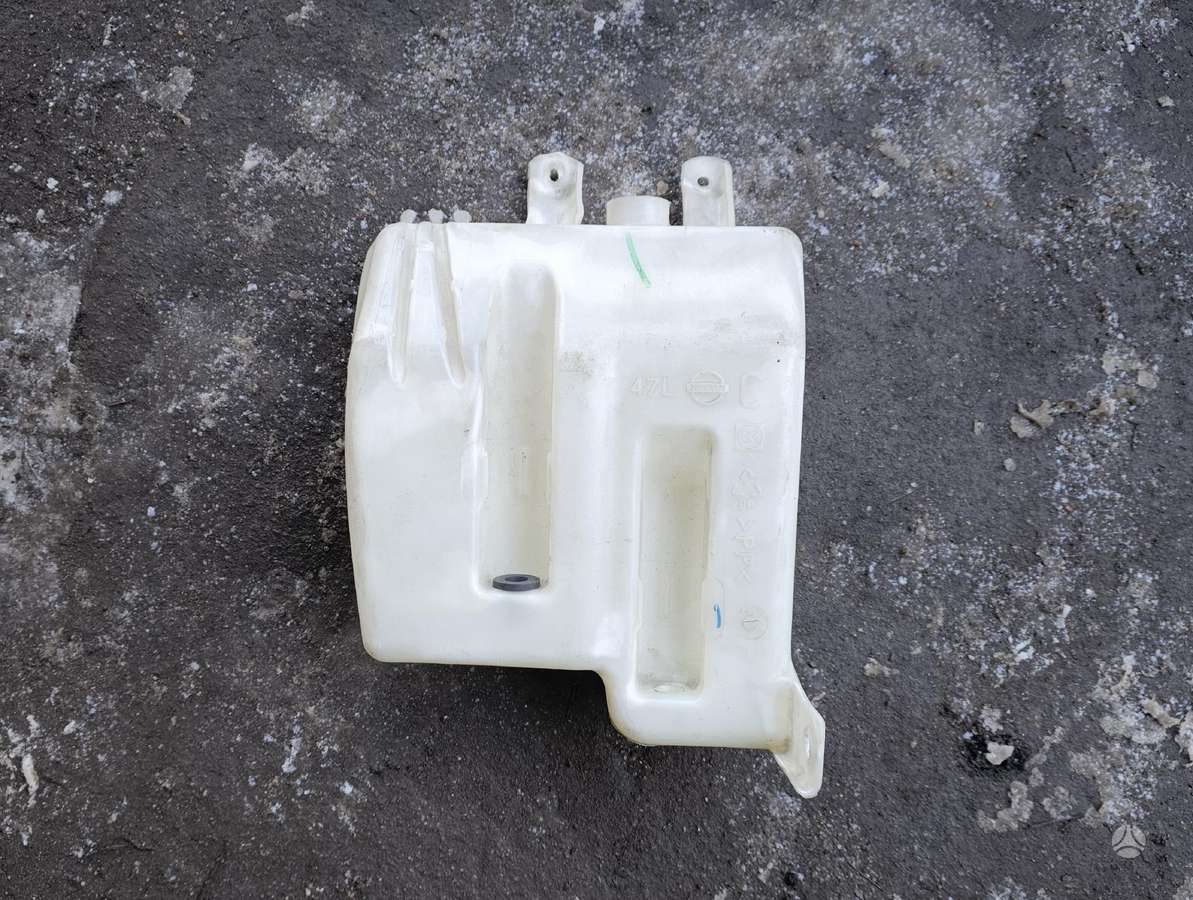 Nissan Note kėbulo dalys