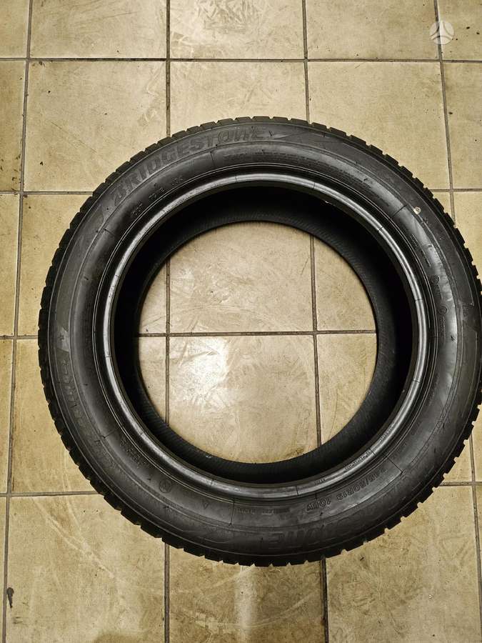 Bridgestone, all-season 245/50 R19