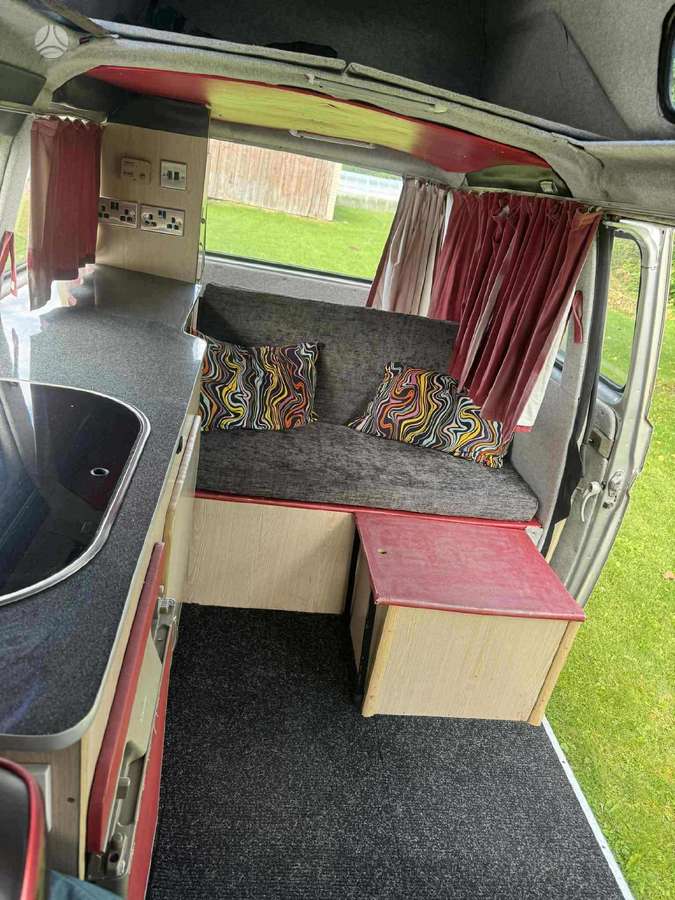 Volkswagen Transporter - 11