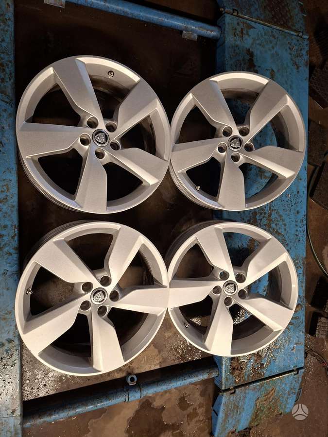 Jaguar, light alloy, R19