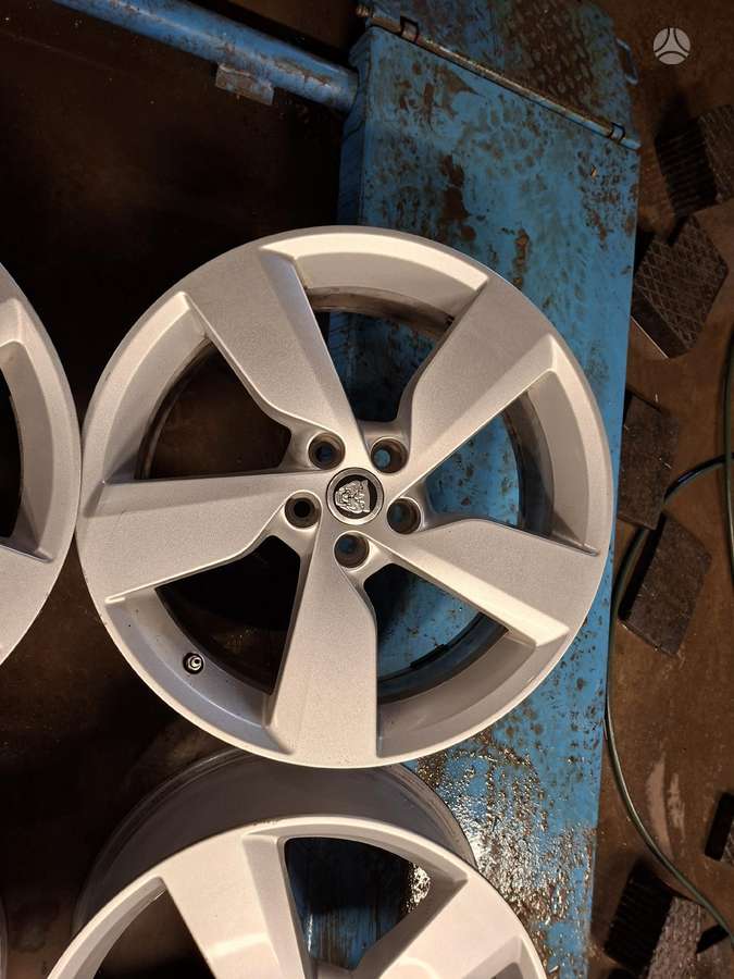 Jaguar, light alloy, R19