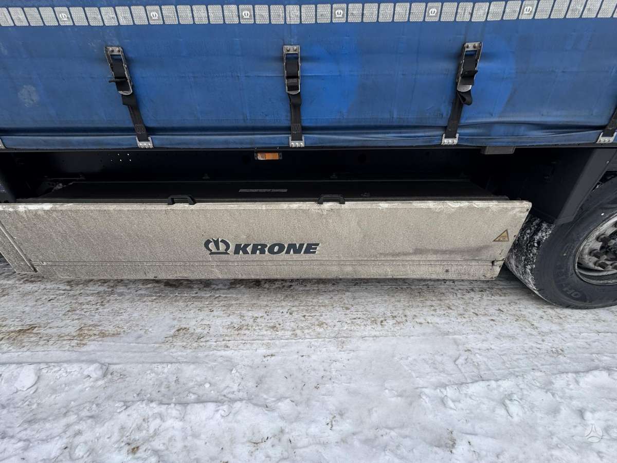 Krone, bortinės su užuolaidomis