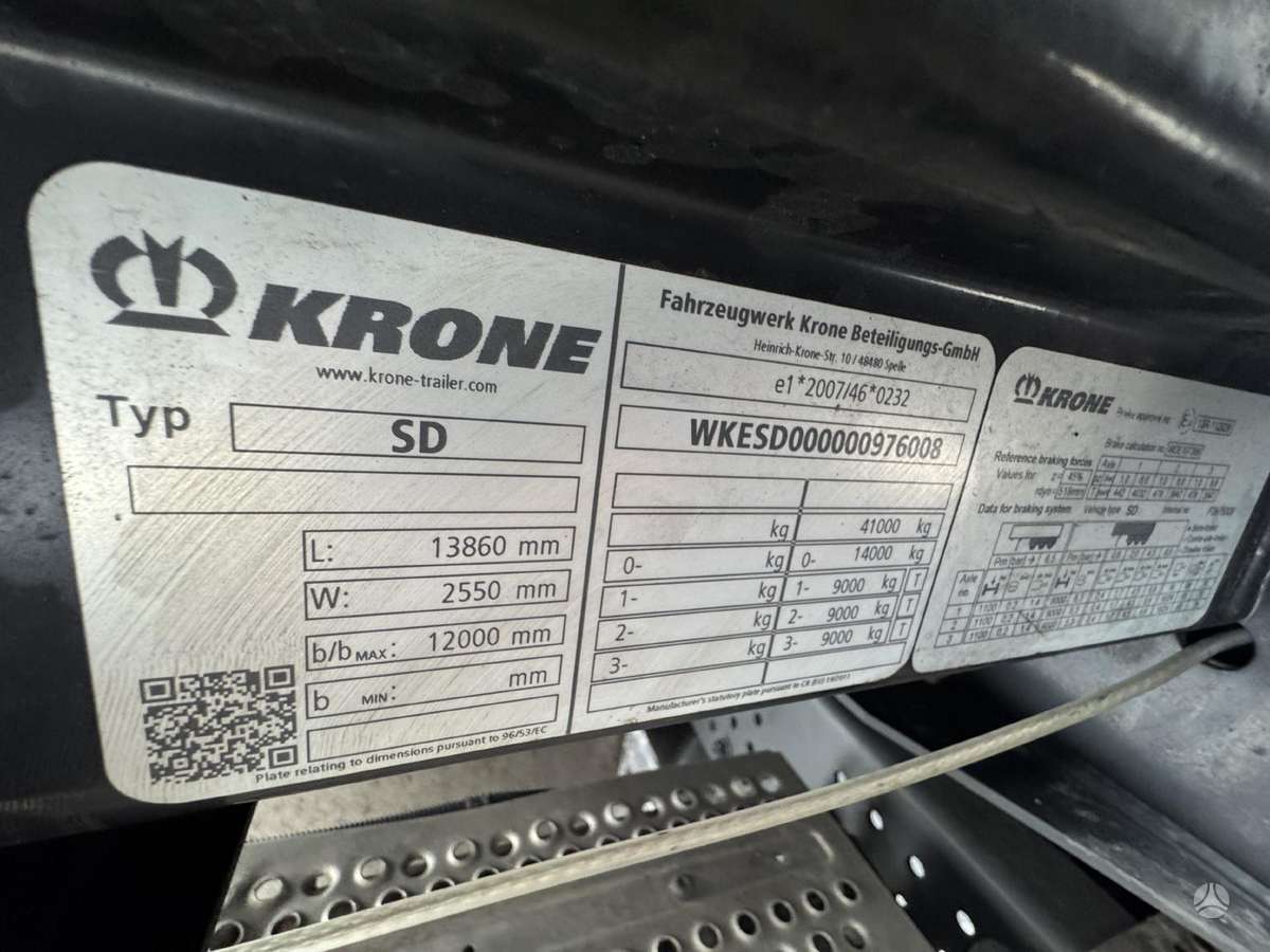 Krone, bortu ar aizkariem