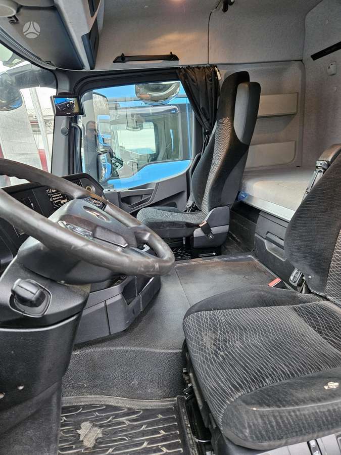 Mercedes-Benz 1842 Arocs, single sleeper
