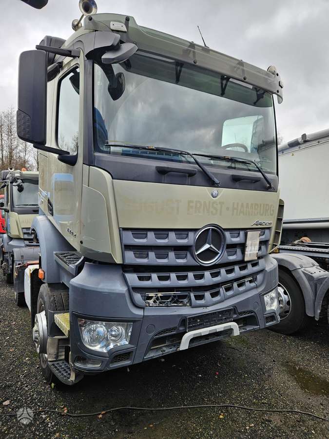 Mercedes-Benz 1842 Arocs, single sleeper