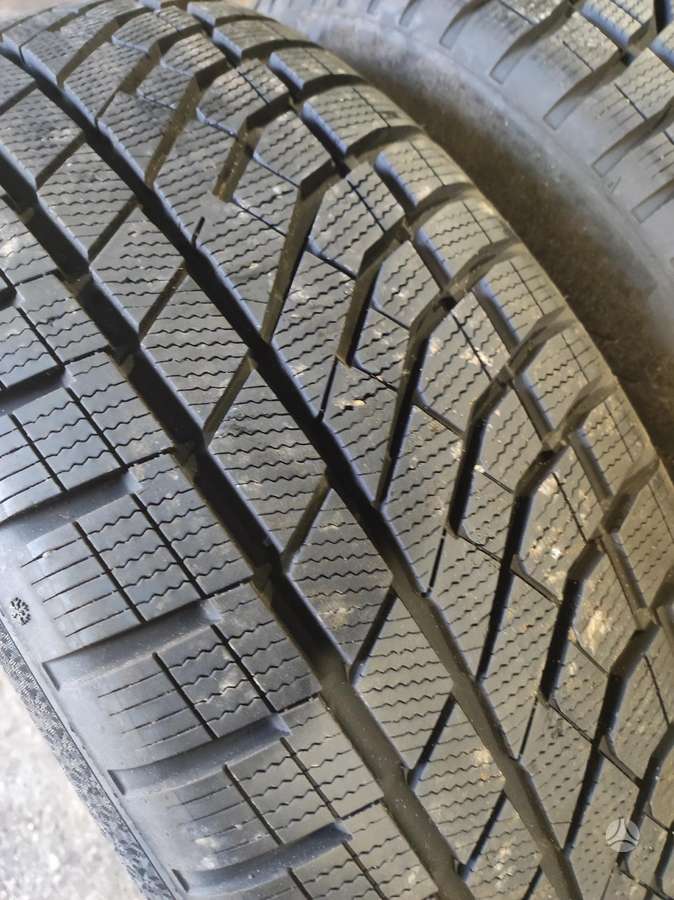 Falken, winter 235/50 R20