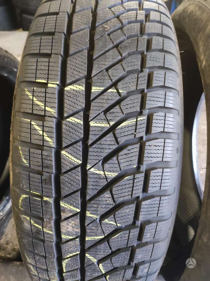 Falken, winter 235/50 R20