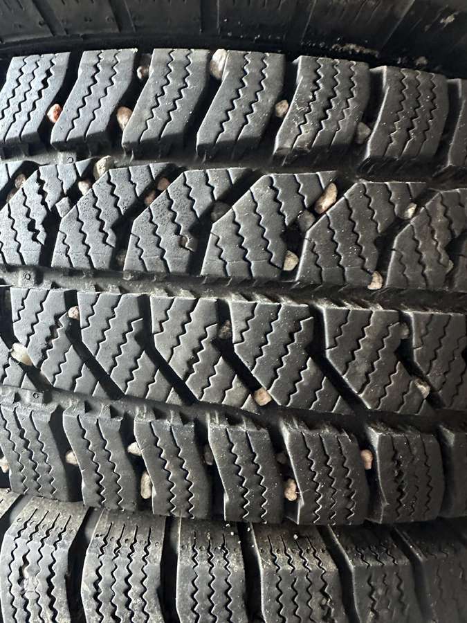 Continental, зимние 215/65 R16