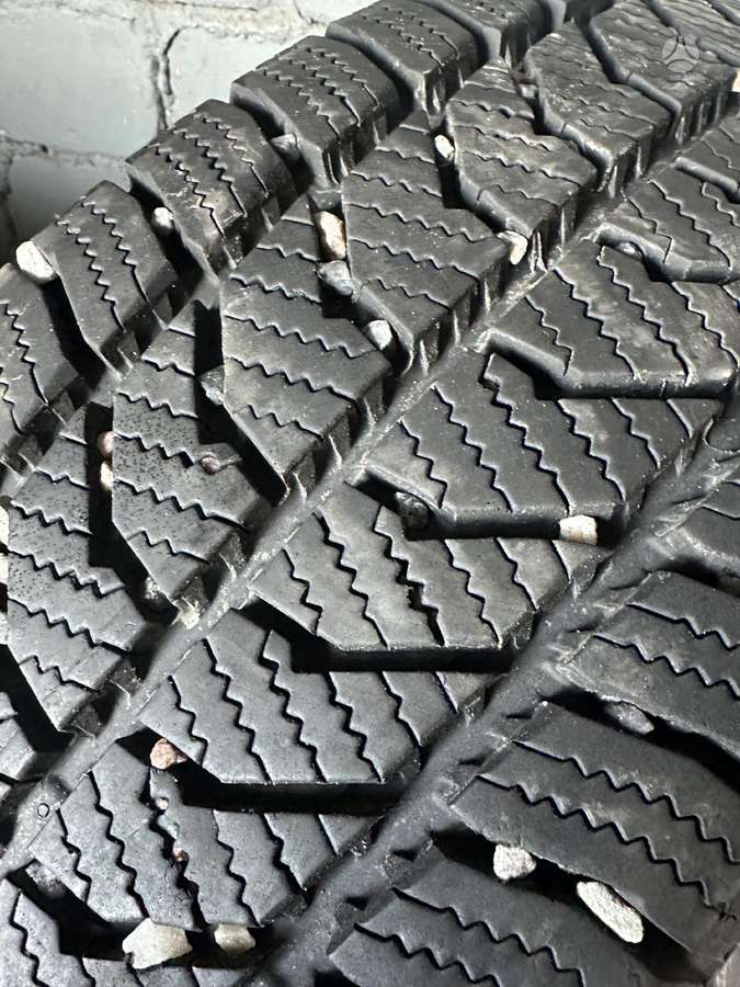 Continental, зимние 215/65 R16