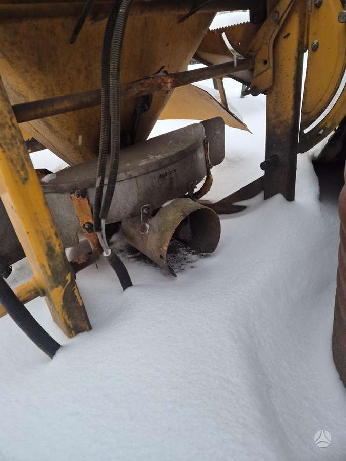 -Kita- Barstytuvas, snow plows