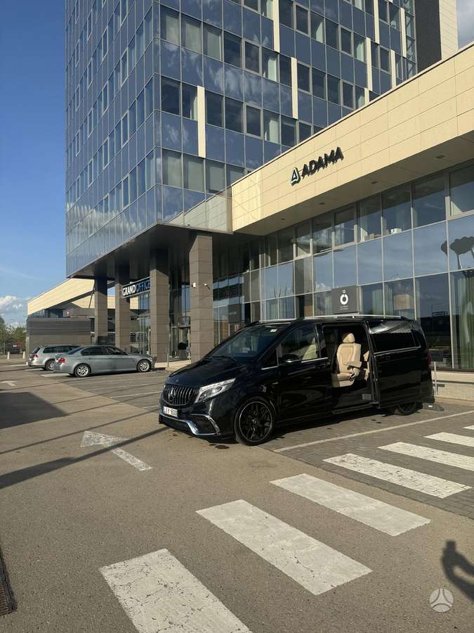 Mercedes-Benz V220, 2016