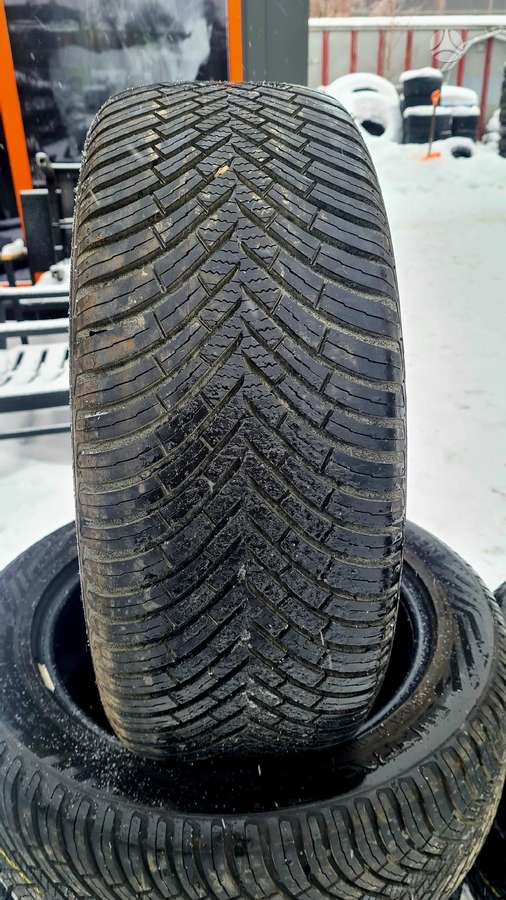 Vredestein, всесезонные 225/50 R17