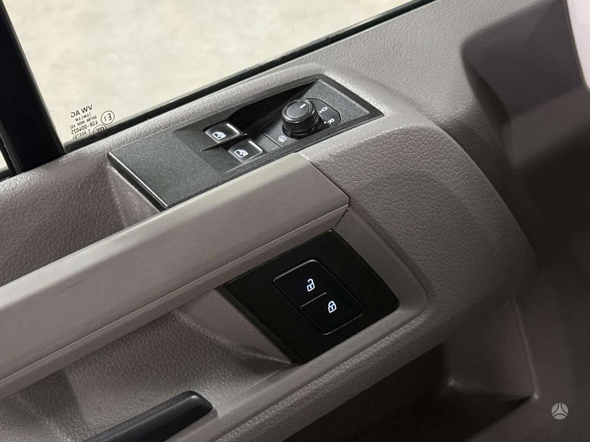 Volkswagen Crafter, 2.0 l., cargo van 13