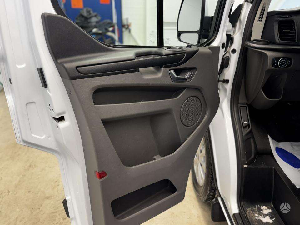 Ford Transit Custom, 2.0 l., cargo van 10