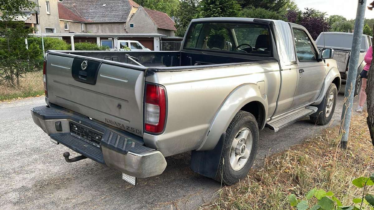 Nissan Navara, pick-up 3