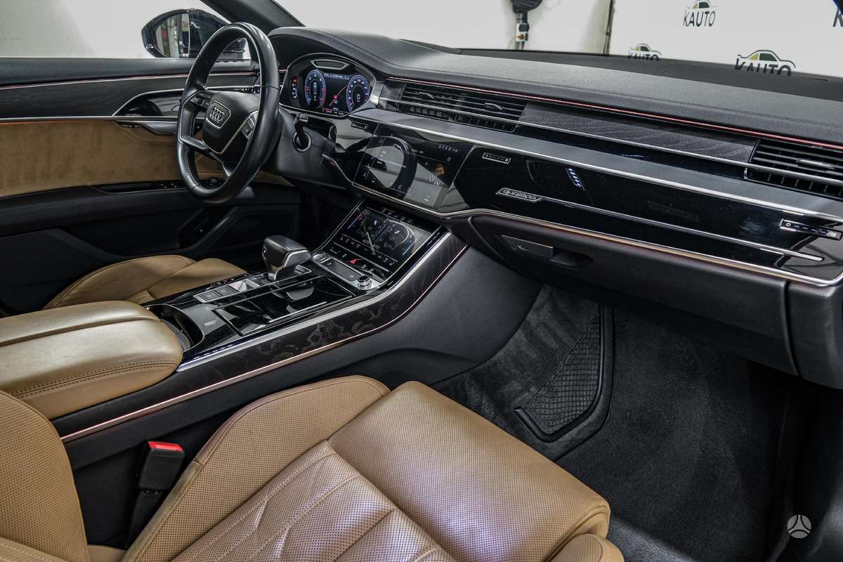Audi A8, 3.0 l., Седан