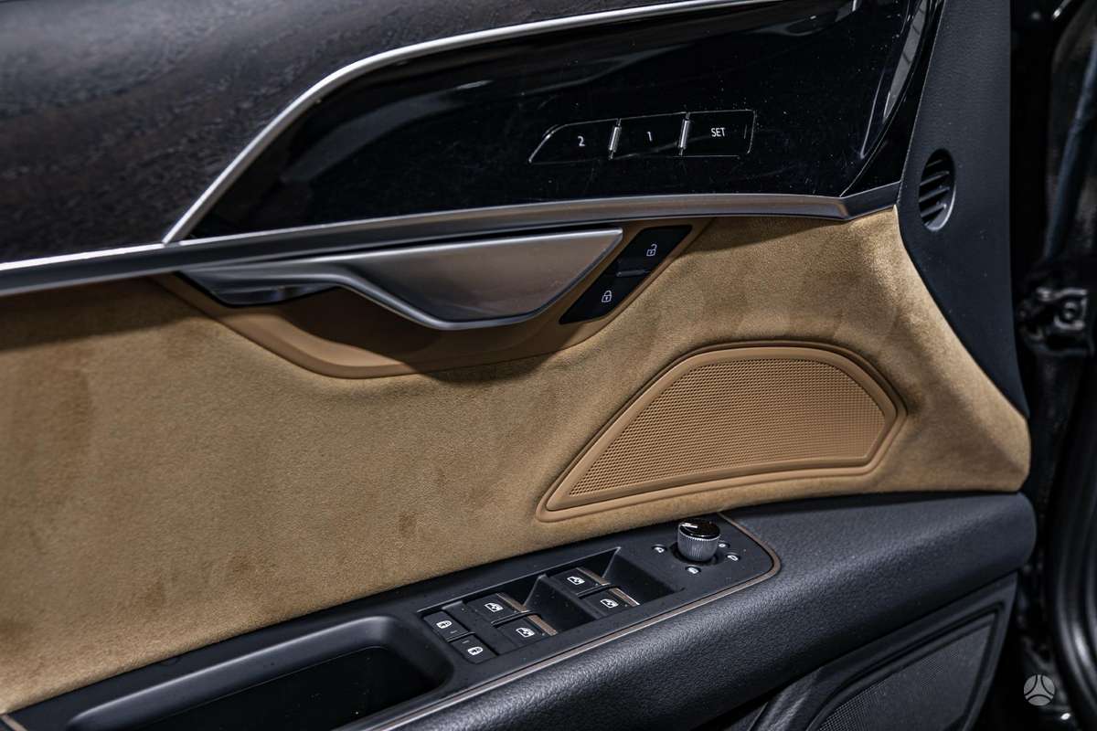 Audi A8, 3.0 l., Седан