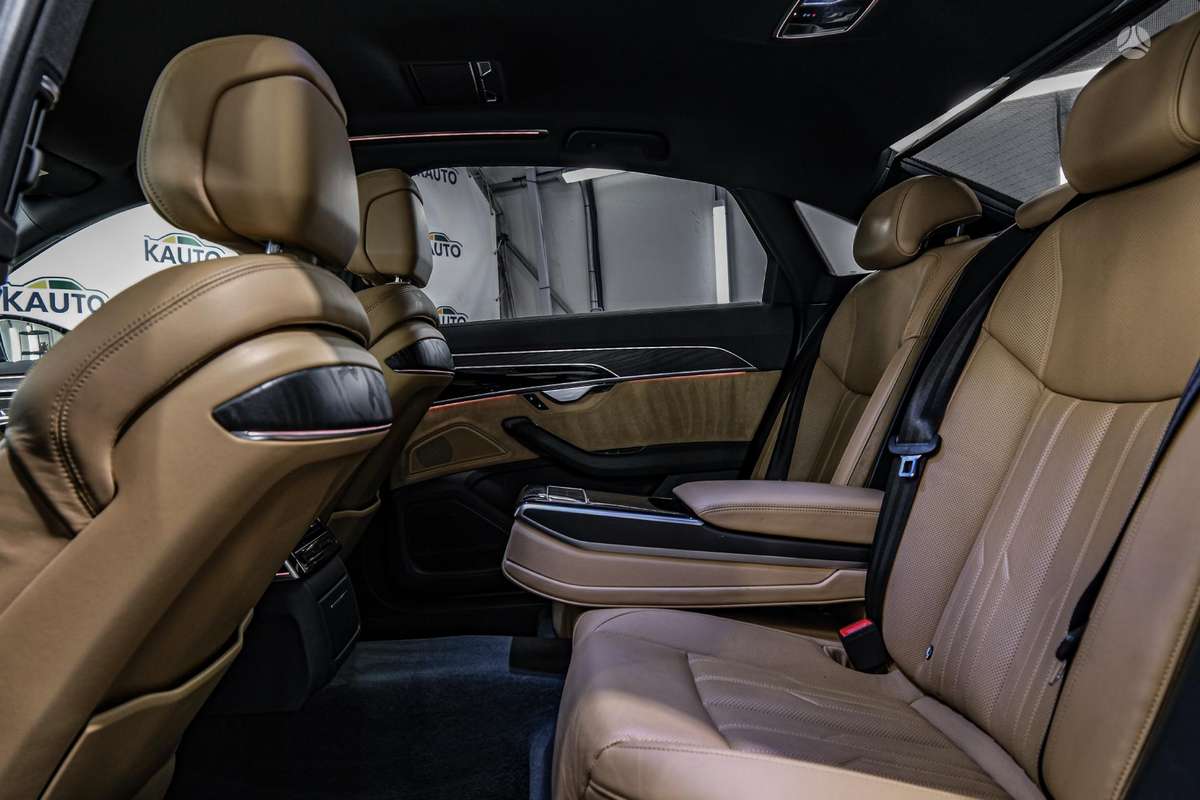 Audi A8, 3.0 l., Седан
