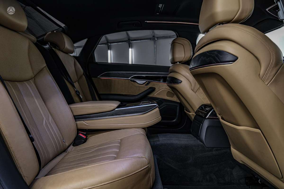 Audi A8, 3.0 l., Седан