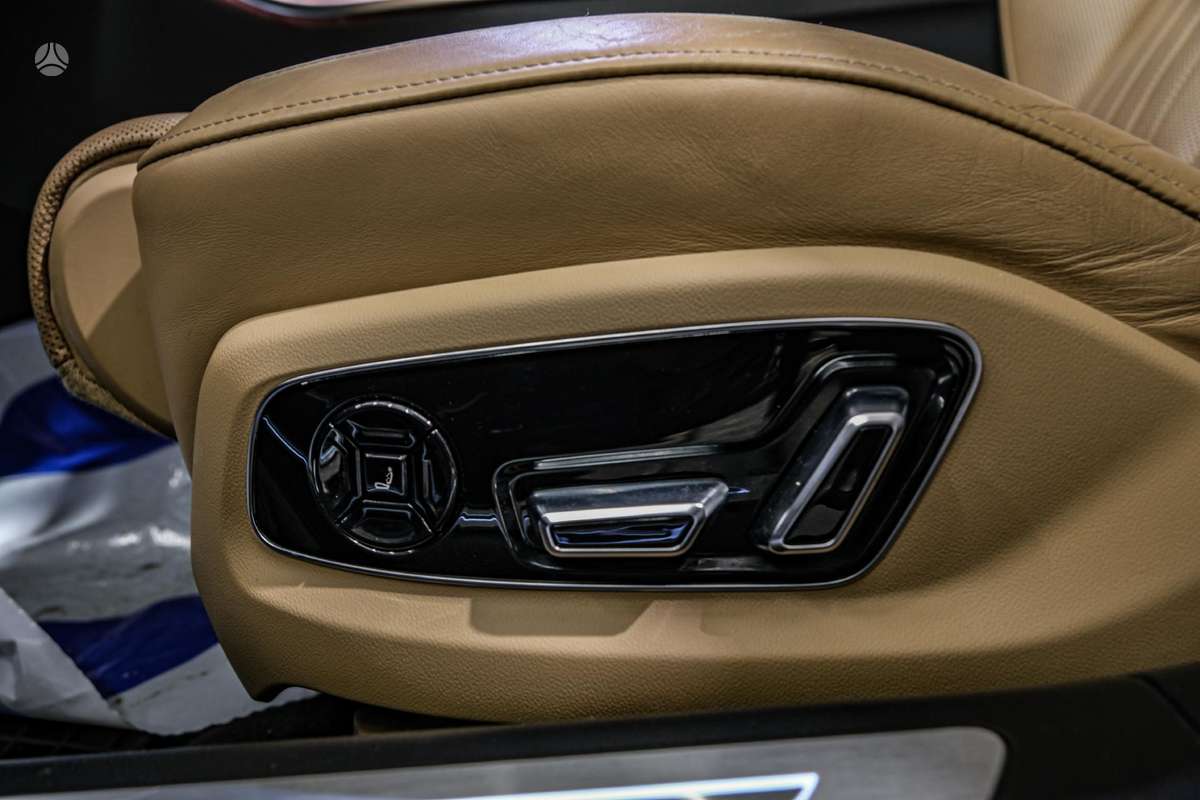 Audi A8, 3.0 l., Седан