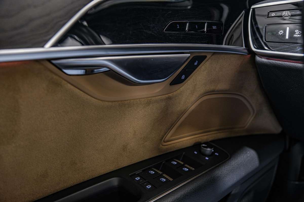 Audi A8, 3.0 l., Седан