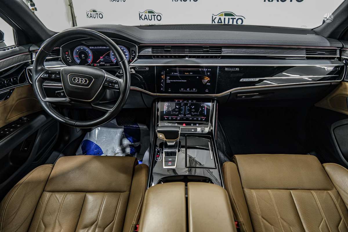 Audi A8, 3.0 l., Седан