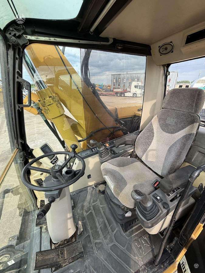 Caterpillar M315C, excavator