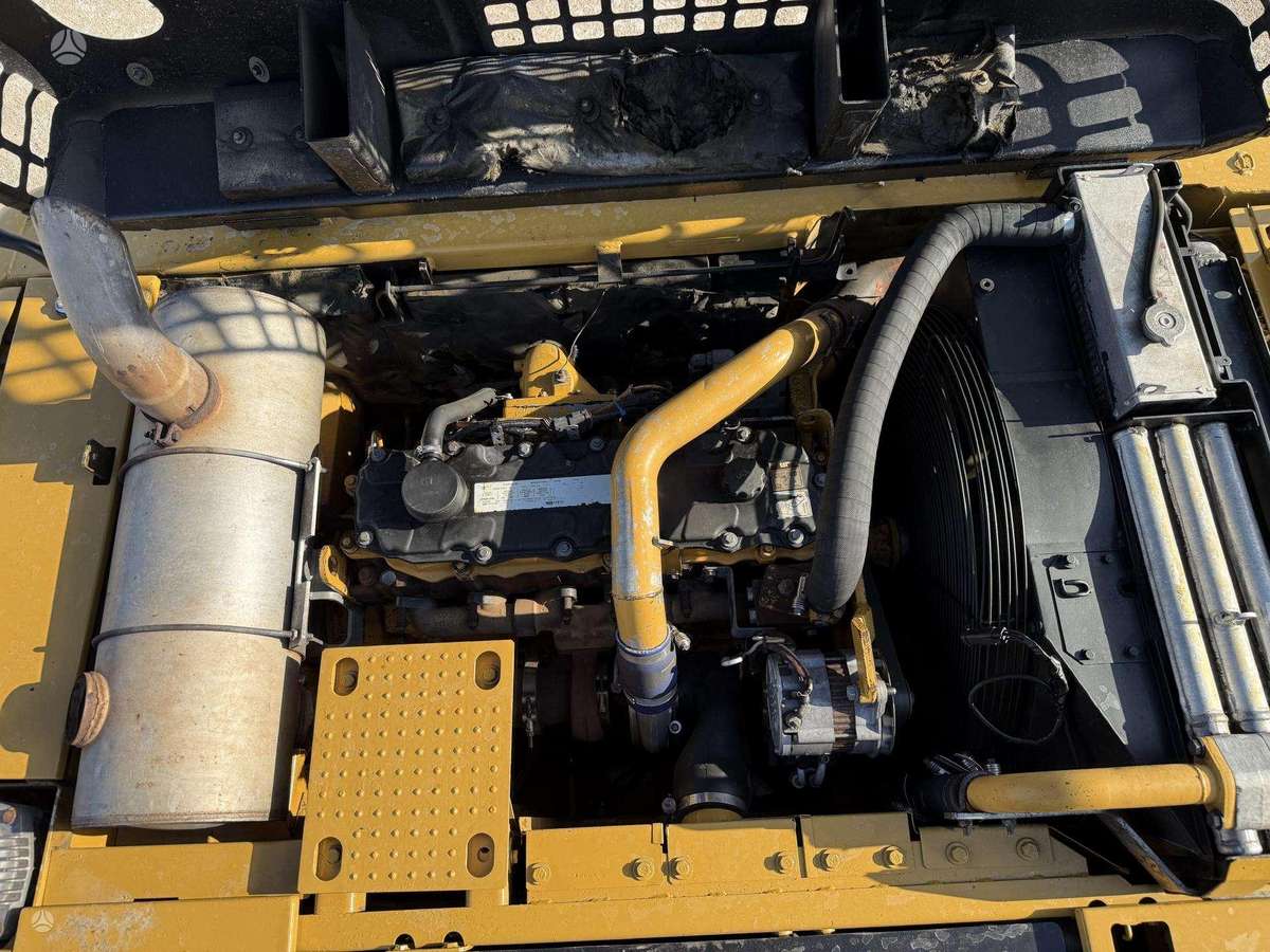 Caterpillar M 325 DLMH, ekskavatori