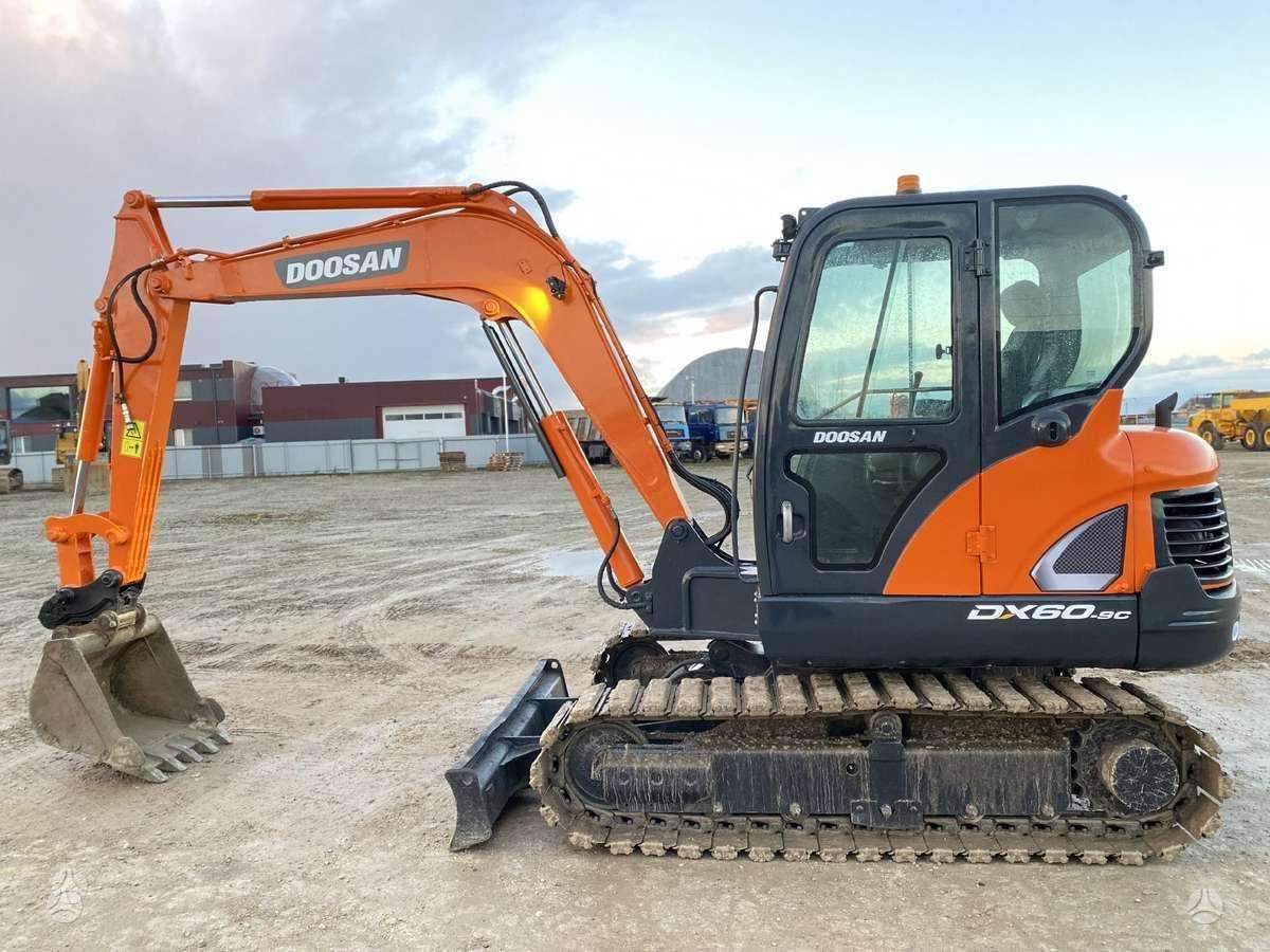 Doosan DX 60 C, мини-экскаваторы