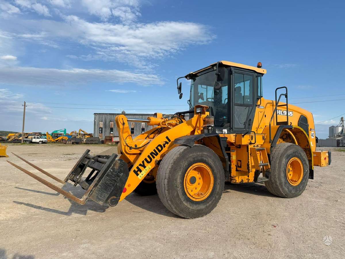 Hyundai HL 955, frontal loader