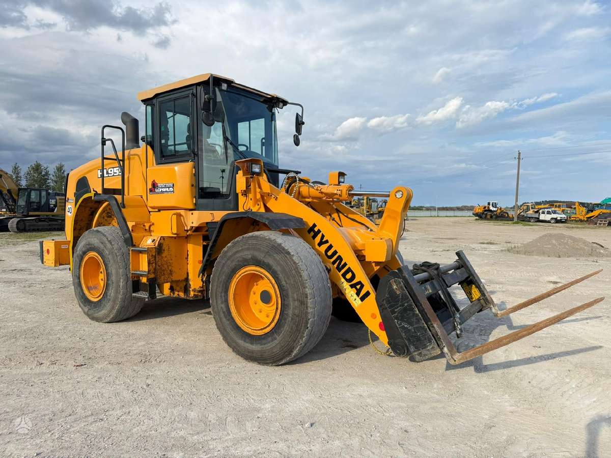 Hyundai HL 955, frontal loader