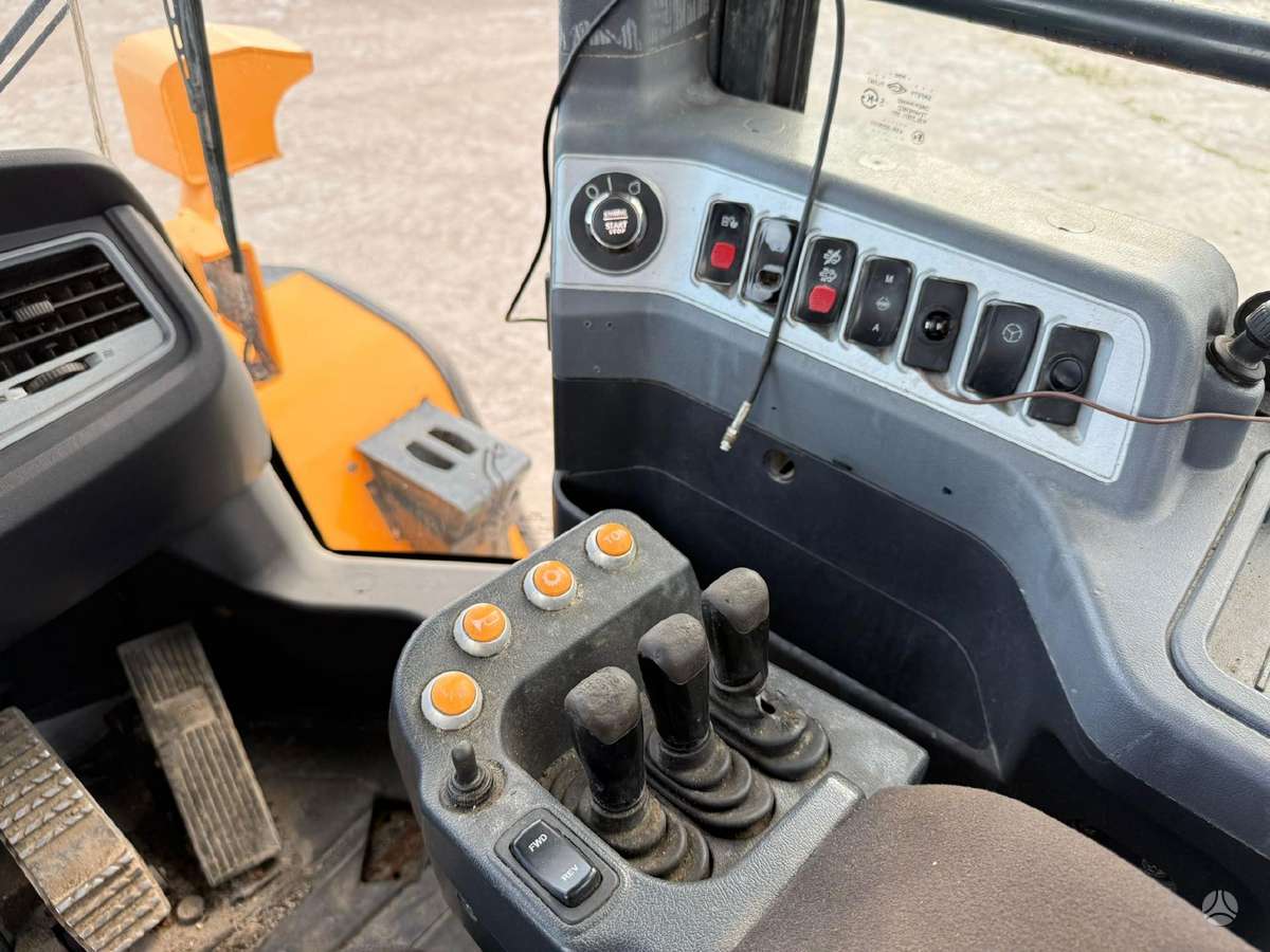 Hyundai HL 955, frontal loader