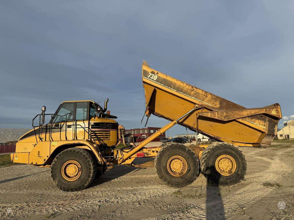 Caterpillar 730, dumpers / tippers