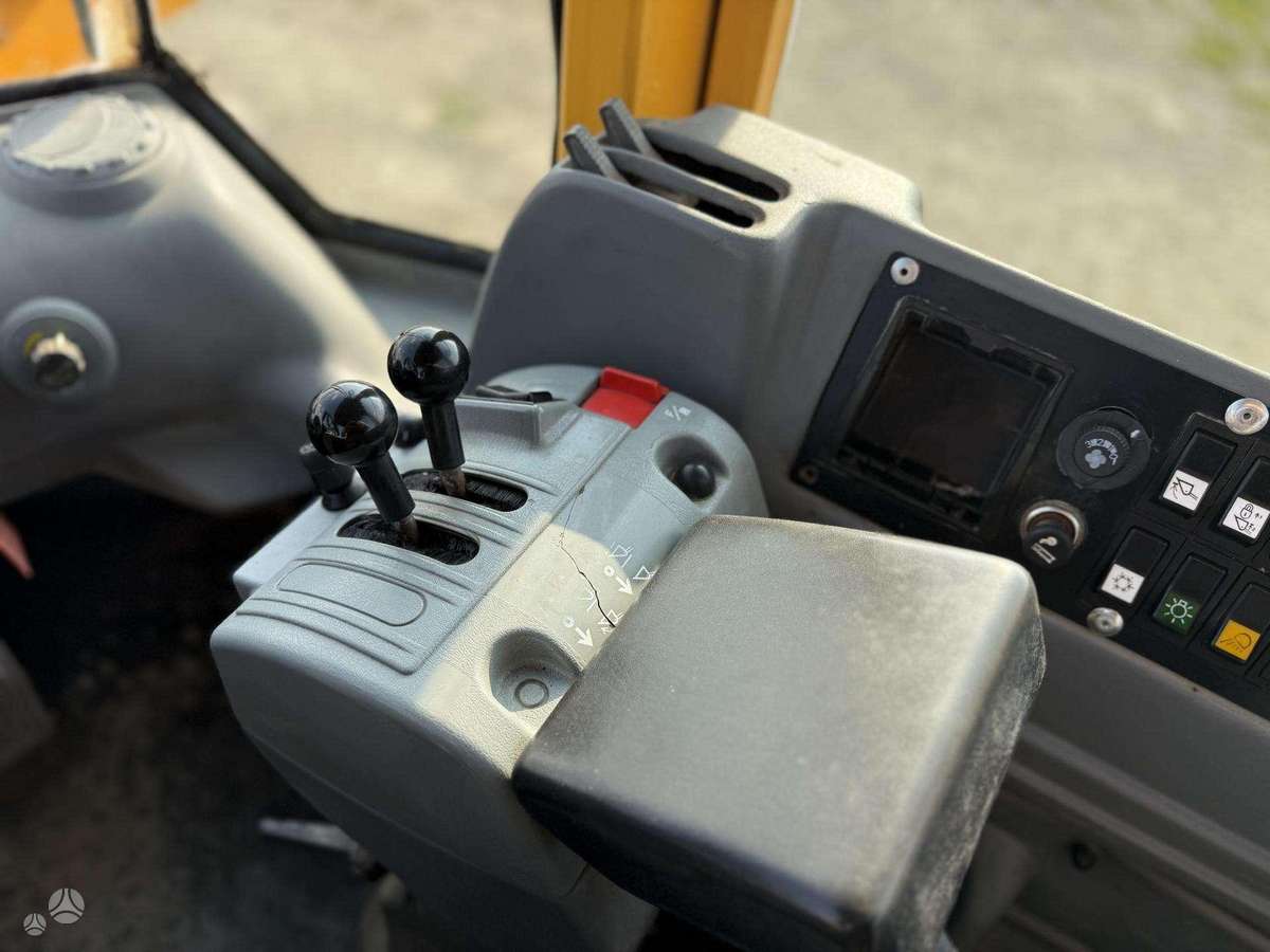 Volvo L 110 E, frontal loader