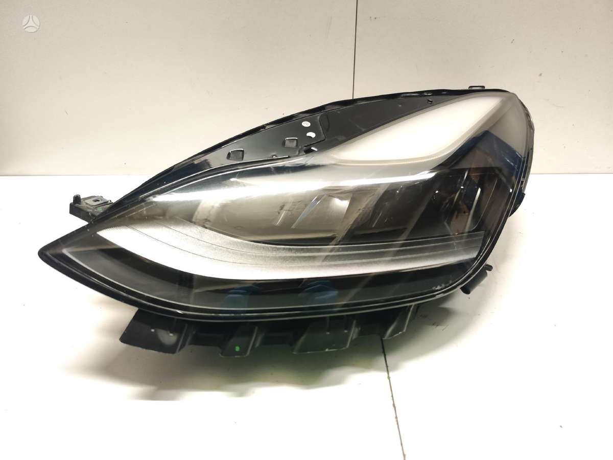 Tesla Model Y, 151495200C