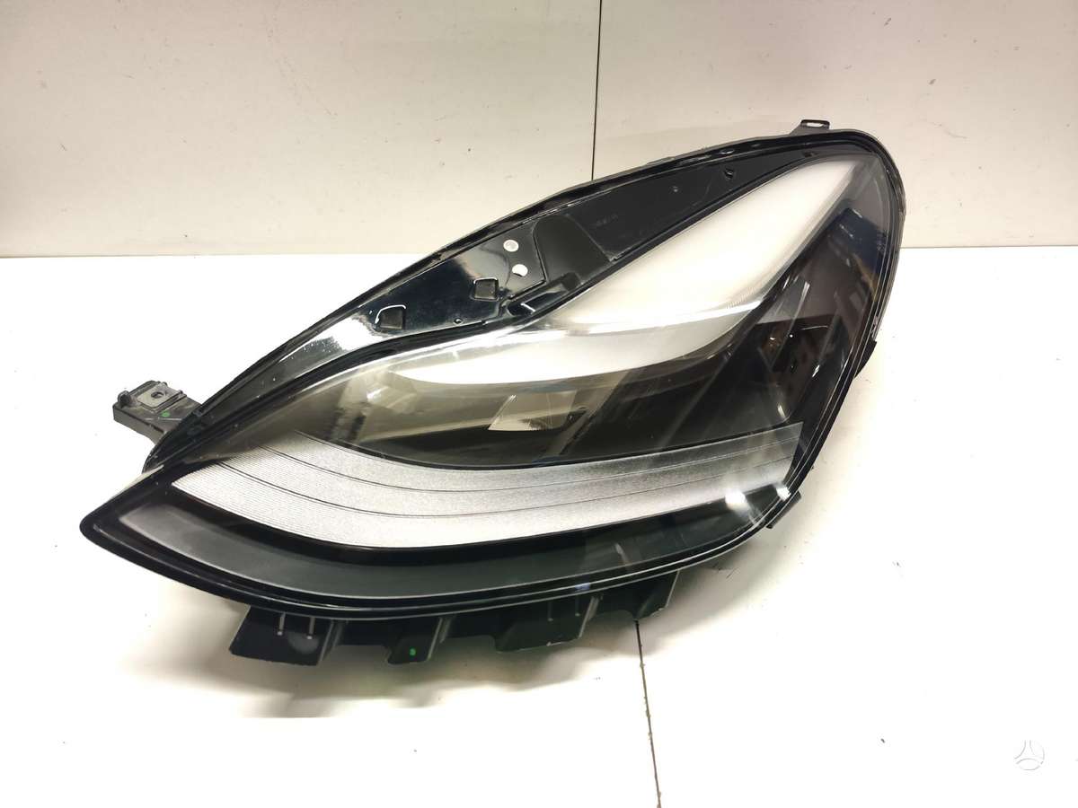 Tesla Model Y, 151495200C
