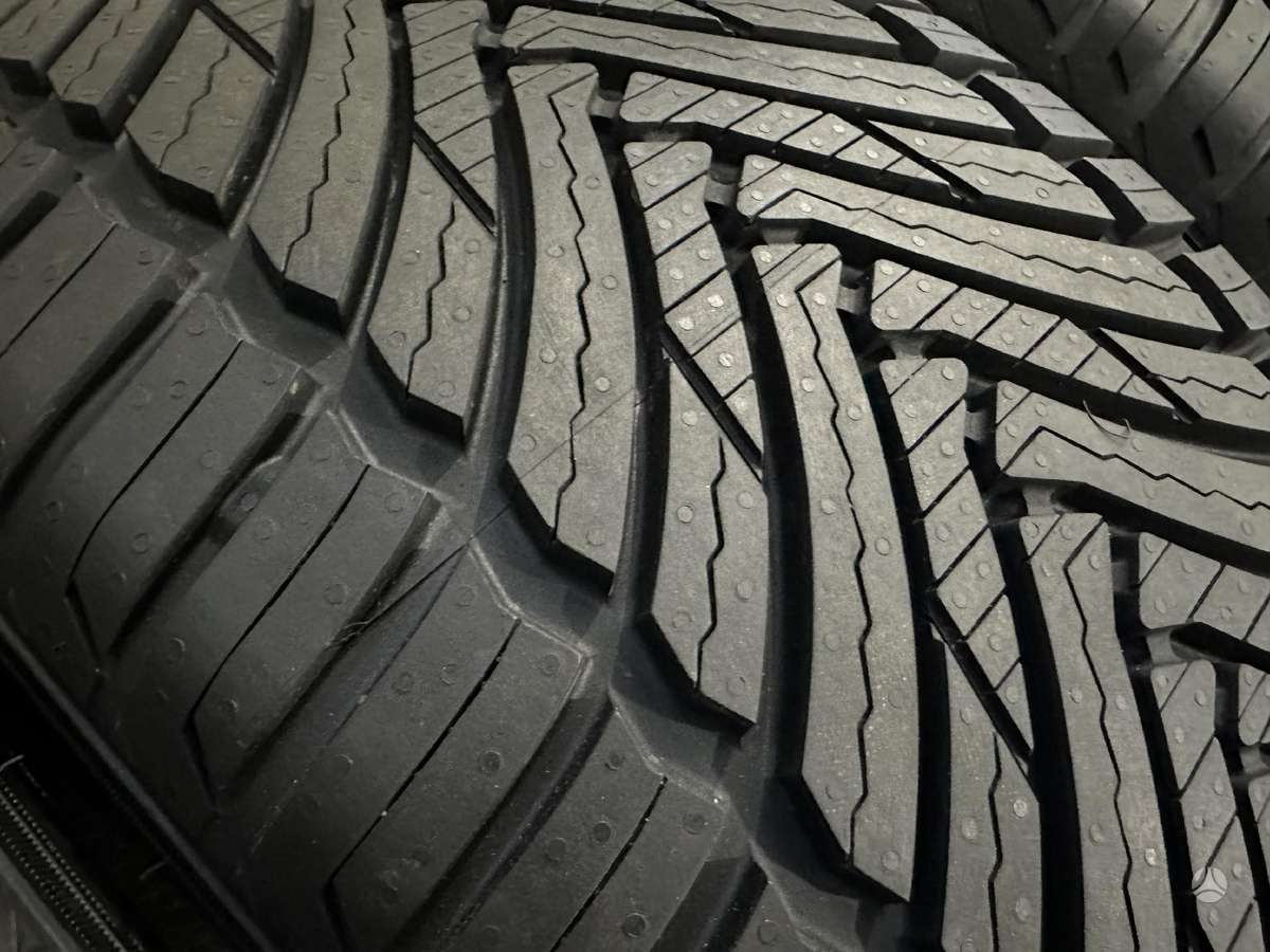 Courier, winter 245/45 R19