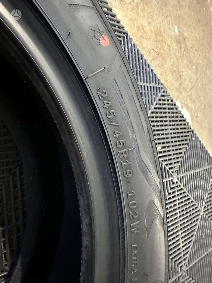 Courier, žieminės 245/45 R19