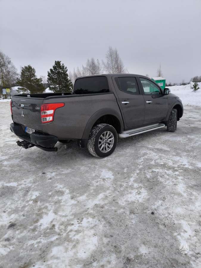 Mitsubishi L200, 2.4 l., pick-up 7
