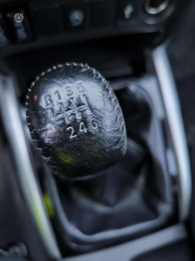 Mitsubishi L200, 2.4 l., pick-up 12