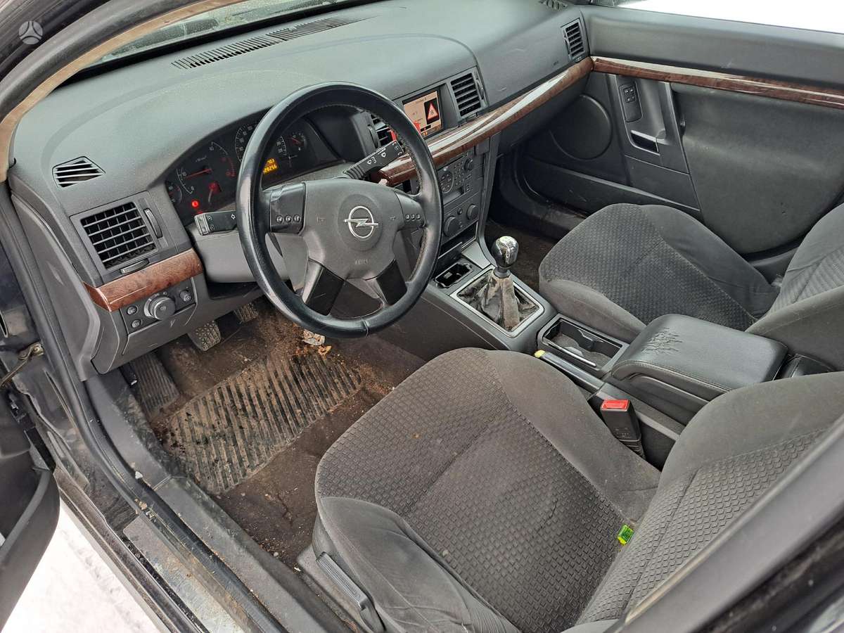 Opel Vectra dalimis. Dalimis