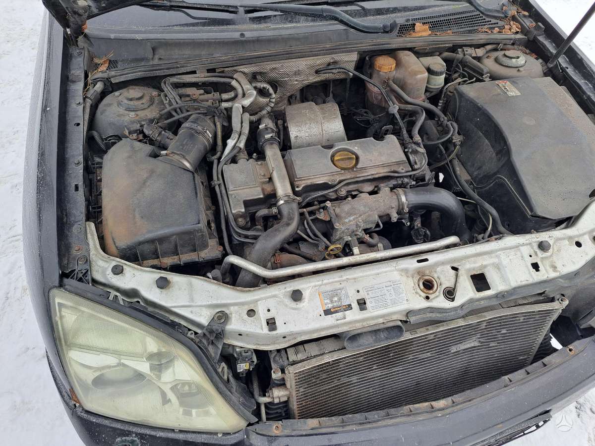 Opel Vectra dalimis. Dalimis