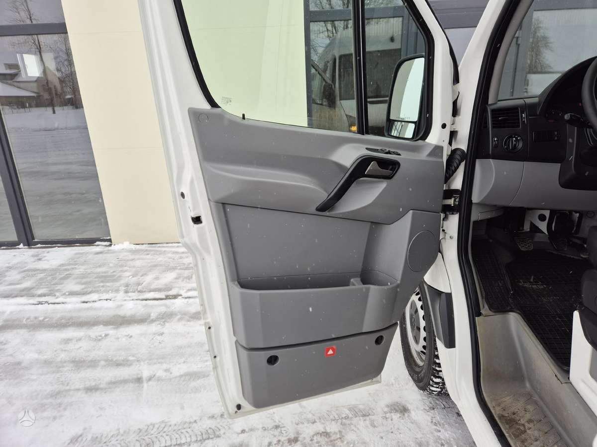 Volkswagen Crafter, 2.0 l., cargo van 15