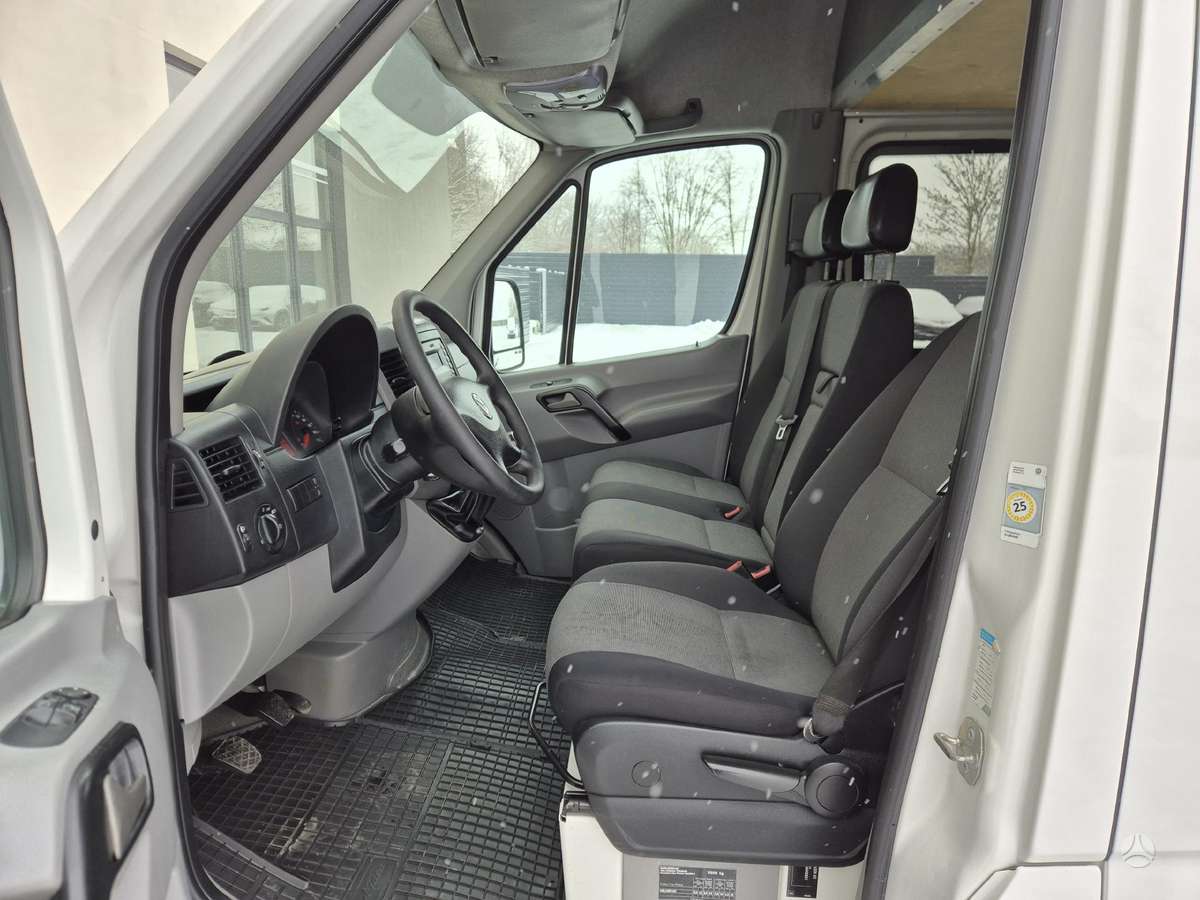 Volkswagen Crafter, 2.0 l., cargo van 14