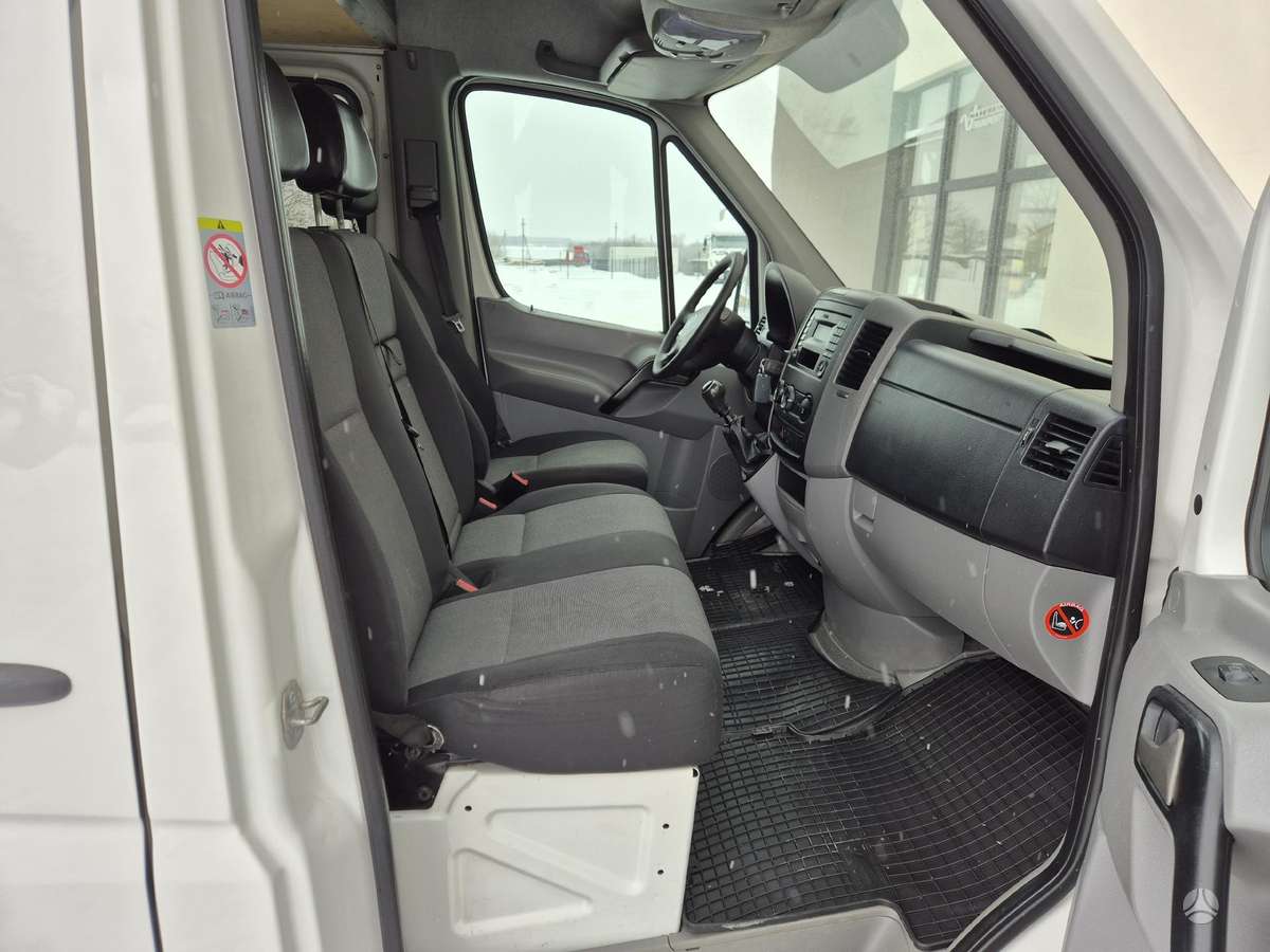 Volkswagen Crafter, 2.0 l., cargo van 17