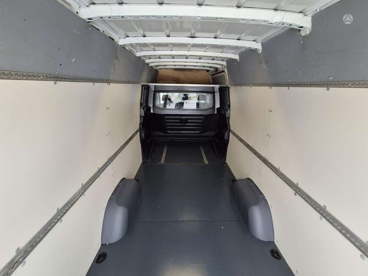 Volkswagen Crafter, 2.0 l., cargo van 11