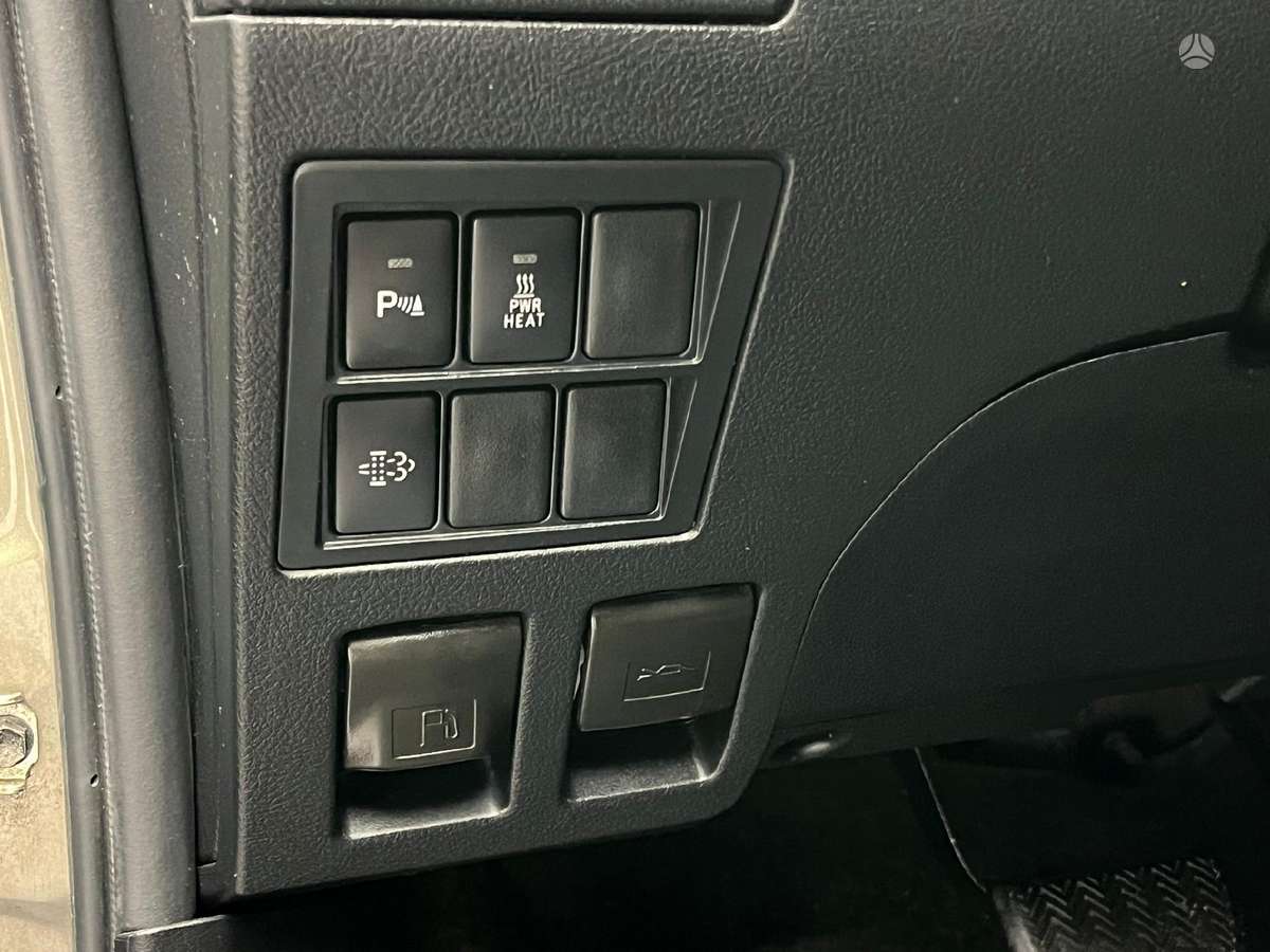 Toyota Hilux, 2.8 l., pick-up 10