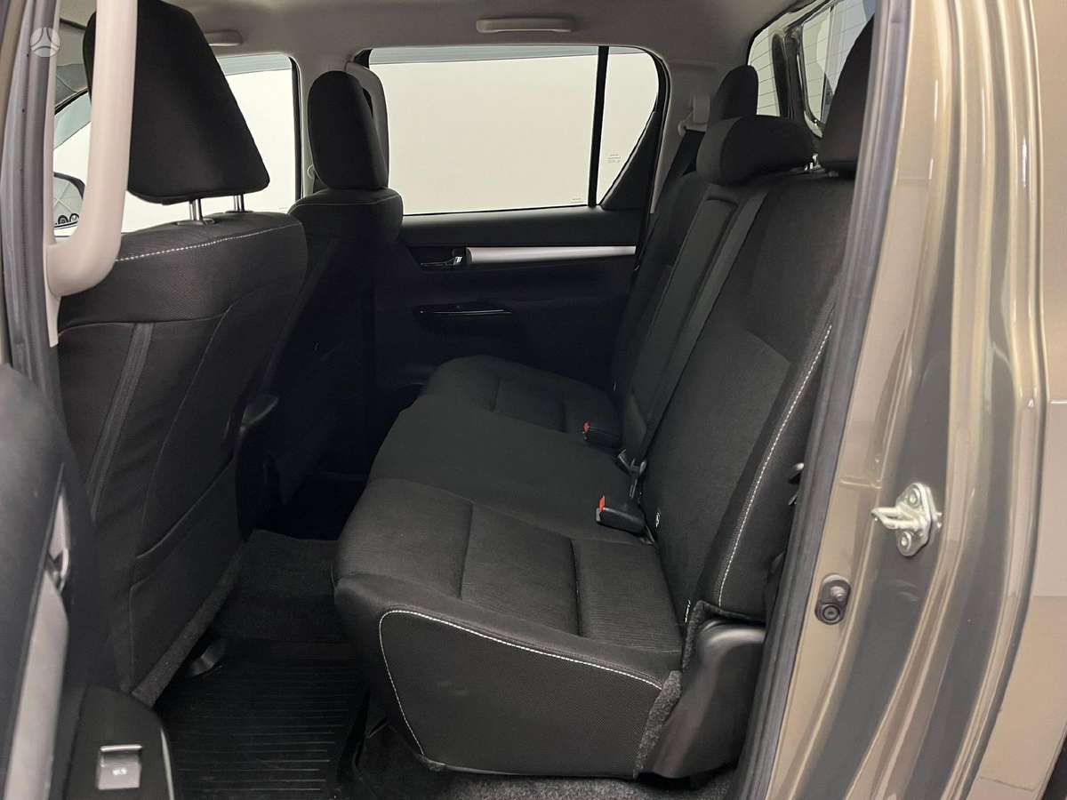 Toyota Hilux, 2.8 l., pick-up 12