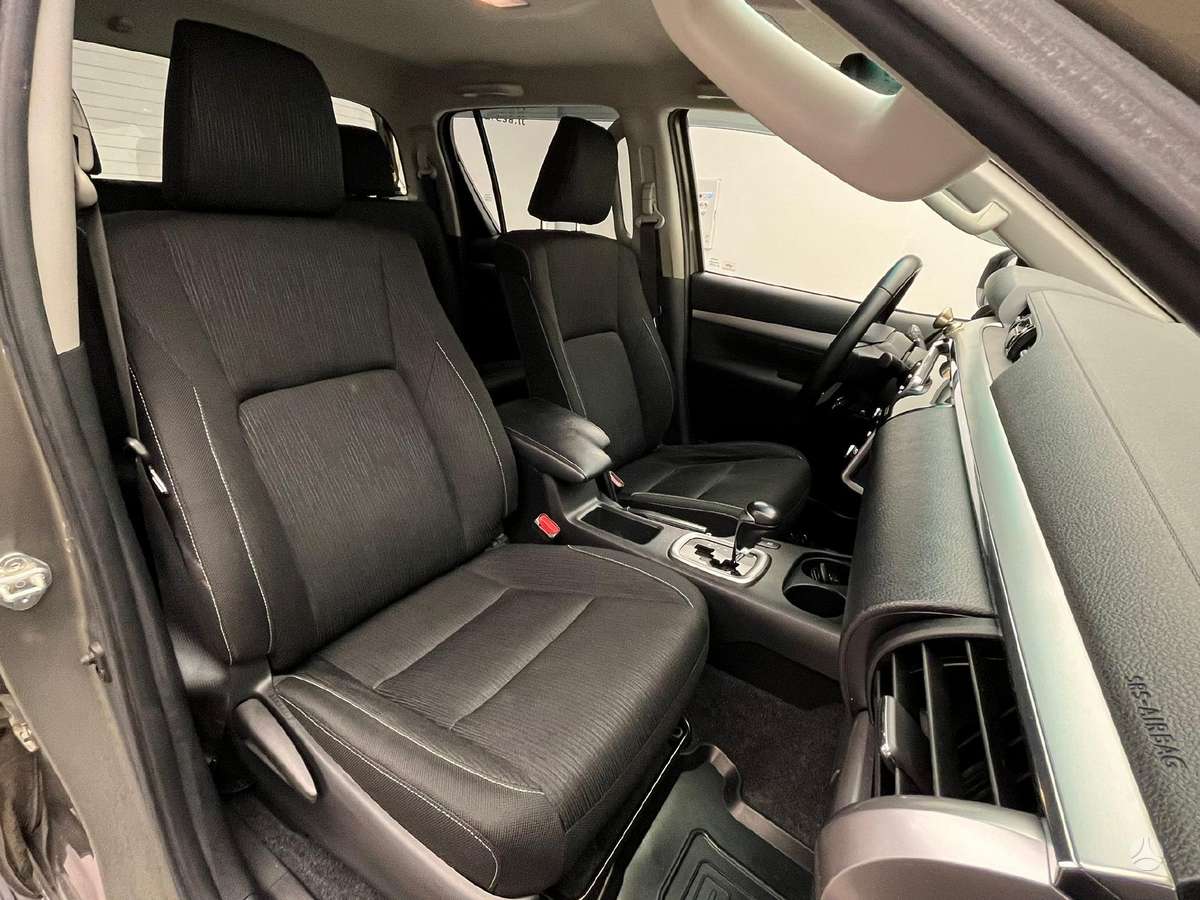 Toyota Hilux, 2.8 l., pick-up 17