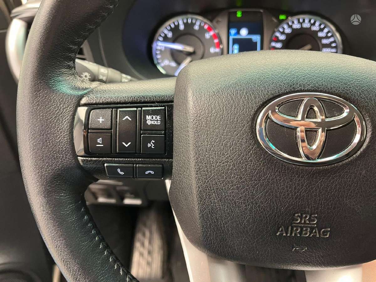 Toyota Hilux, 2.8 l., pick-up 21